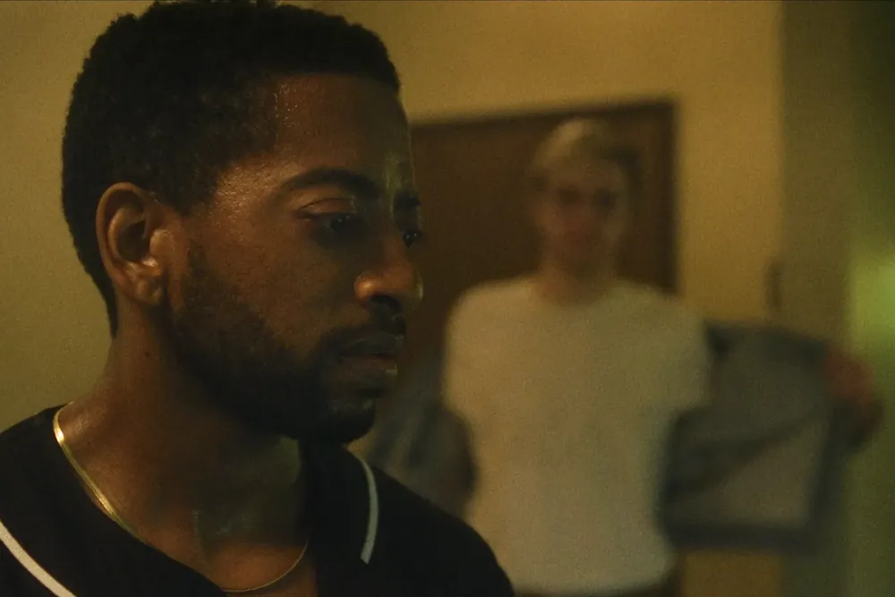 DAHMER_S1_E1_00_11_08_21R